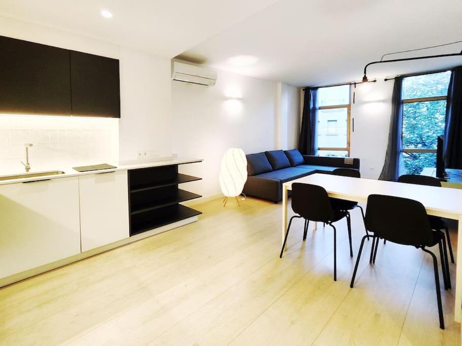Moderno Apartamento En Terrassa Centro ภายนอก รูปภาพ