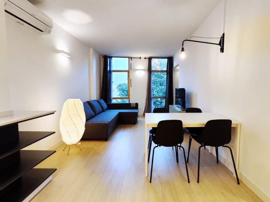 Moderno Apartamento En Terrassa Centro ภายนอก รูปภาพ