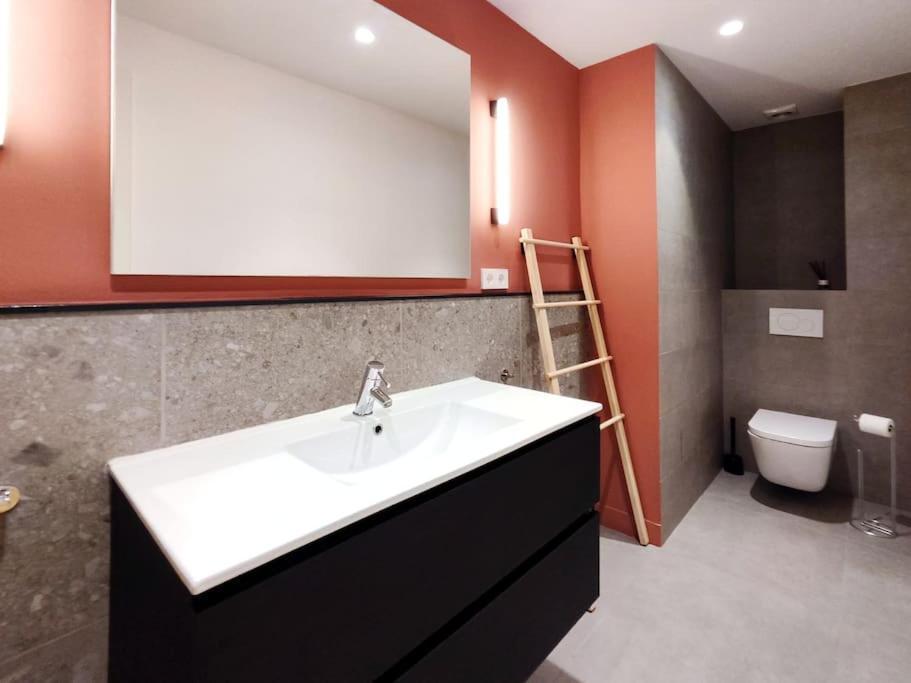 Moderno Apartamento En Terrassa Centro ภายนอก รูปภาพ