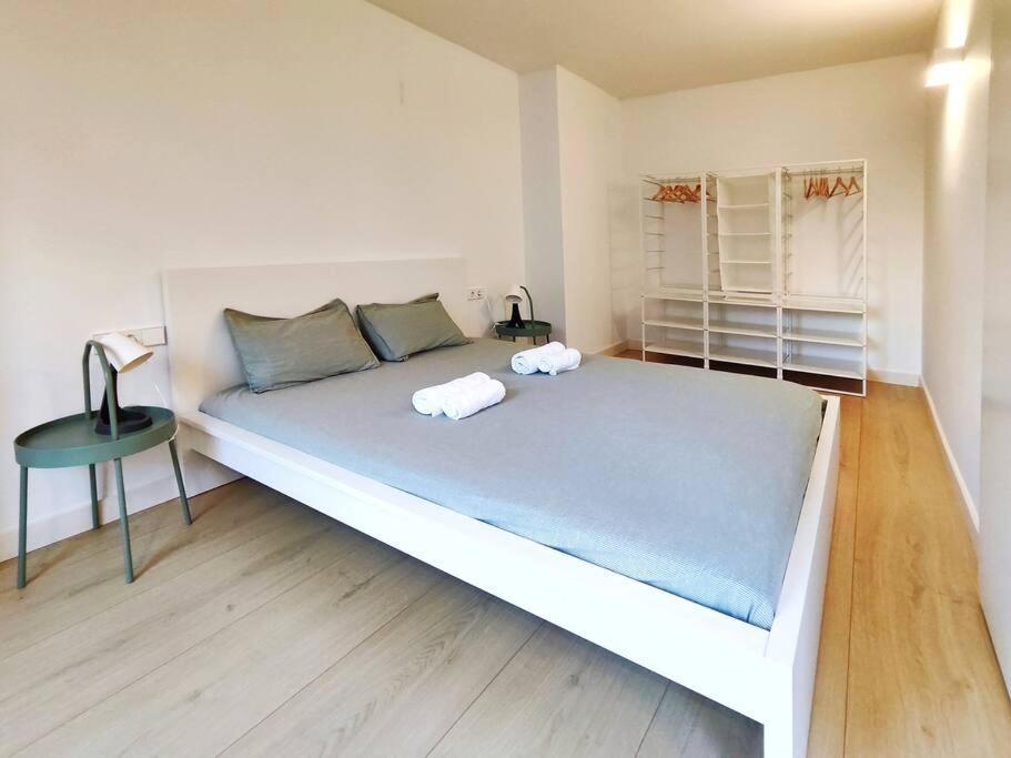 Moderno Apartamento En Terrassa Centro ภายนอก รูปภาพ